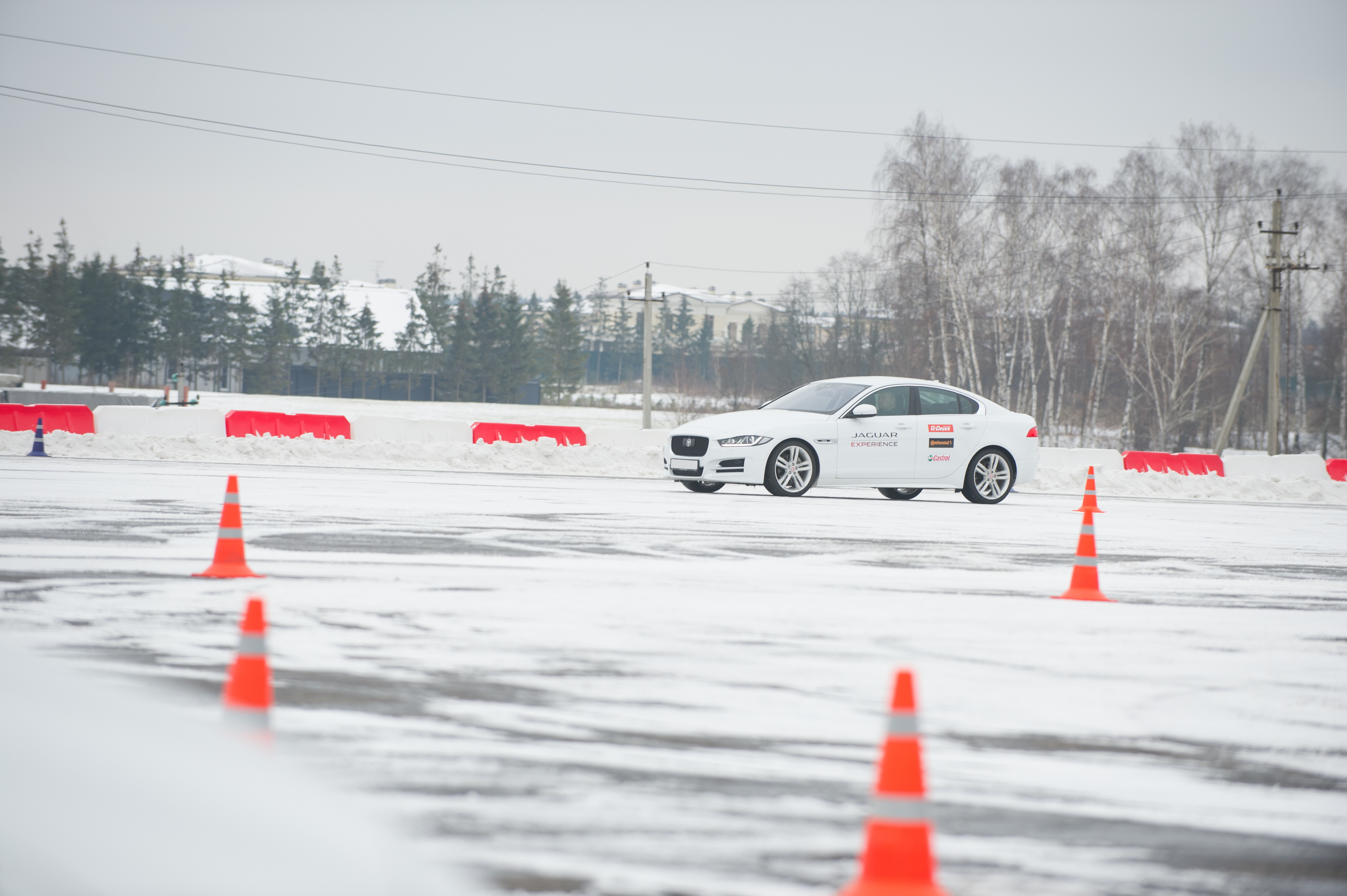 Курсы вождения в экстремальных условиях в Екатеринбурге. Школа Driftpro